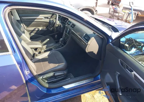 2016 Volkswagen Passat 1.8T Se z USA, uszkodzony, nr VIN 1VWBT7A32GC016272